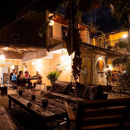 Drop Inn Hostels Коломбо Екстериор снимка