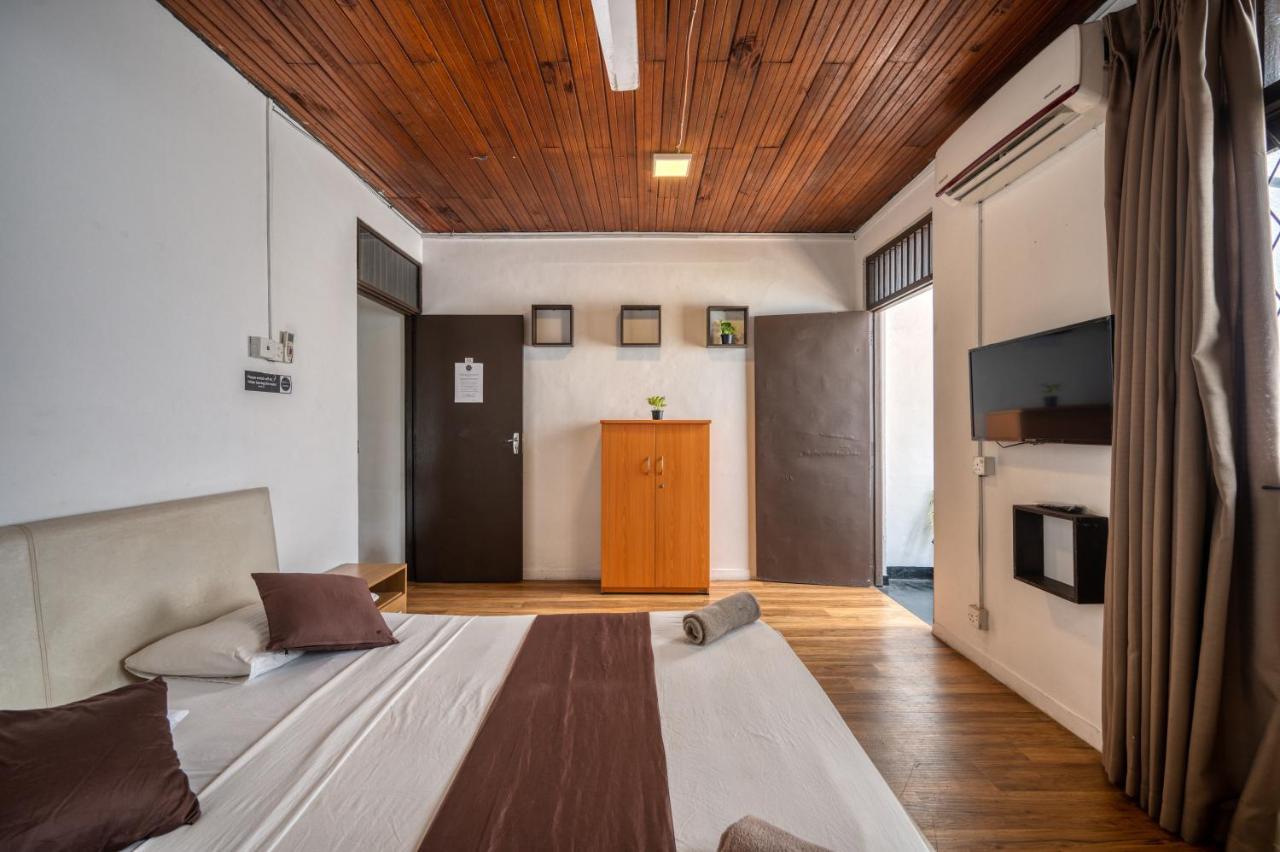 Drop Inn Hostels Коломбо Екстериор снимка