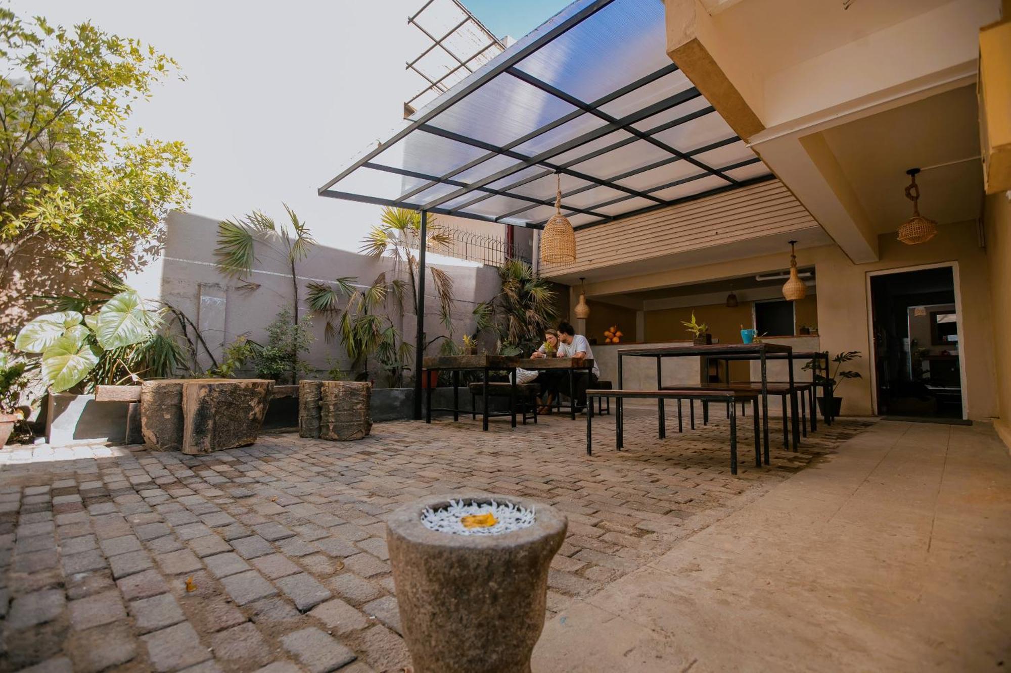Drop Inn Hostels Коломбо Екстериор снимка