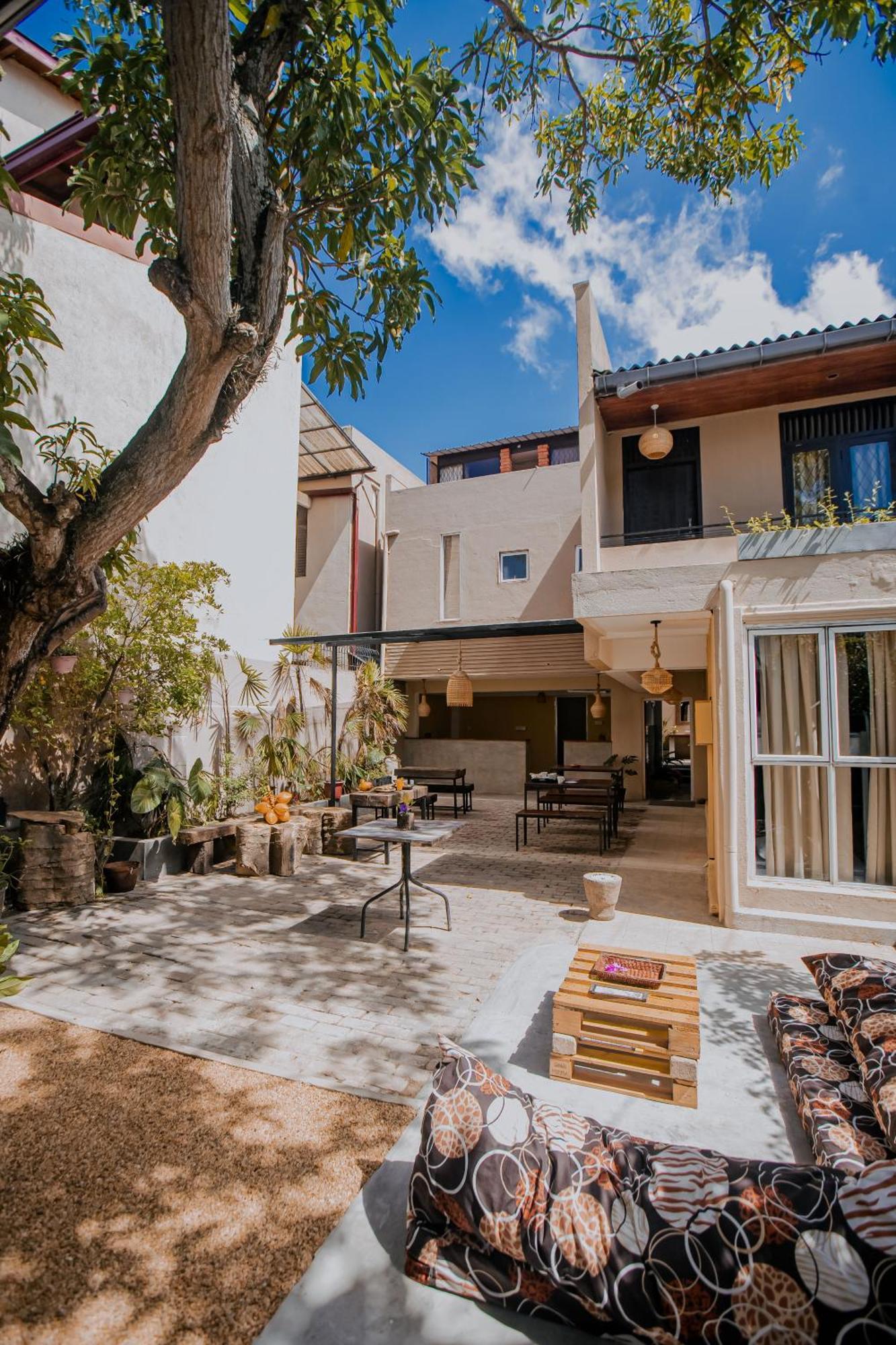 Drop Inn Hostels Коломбо Екстериор снимка