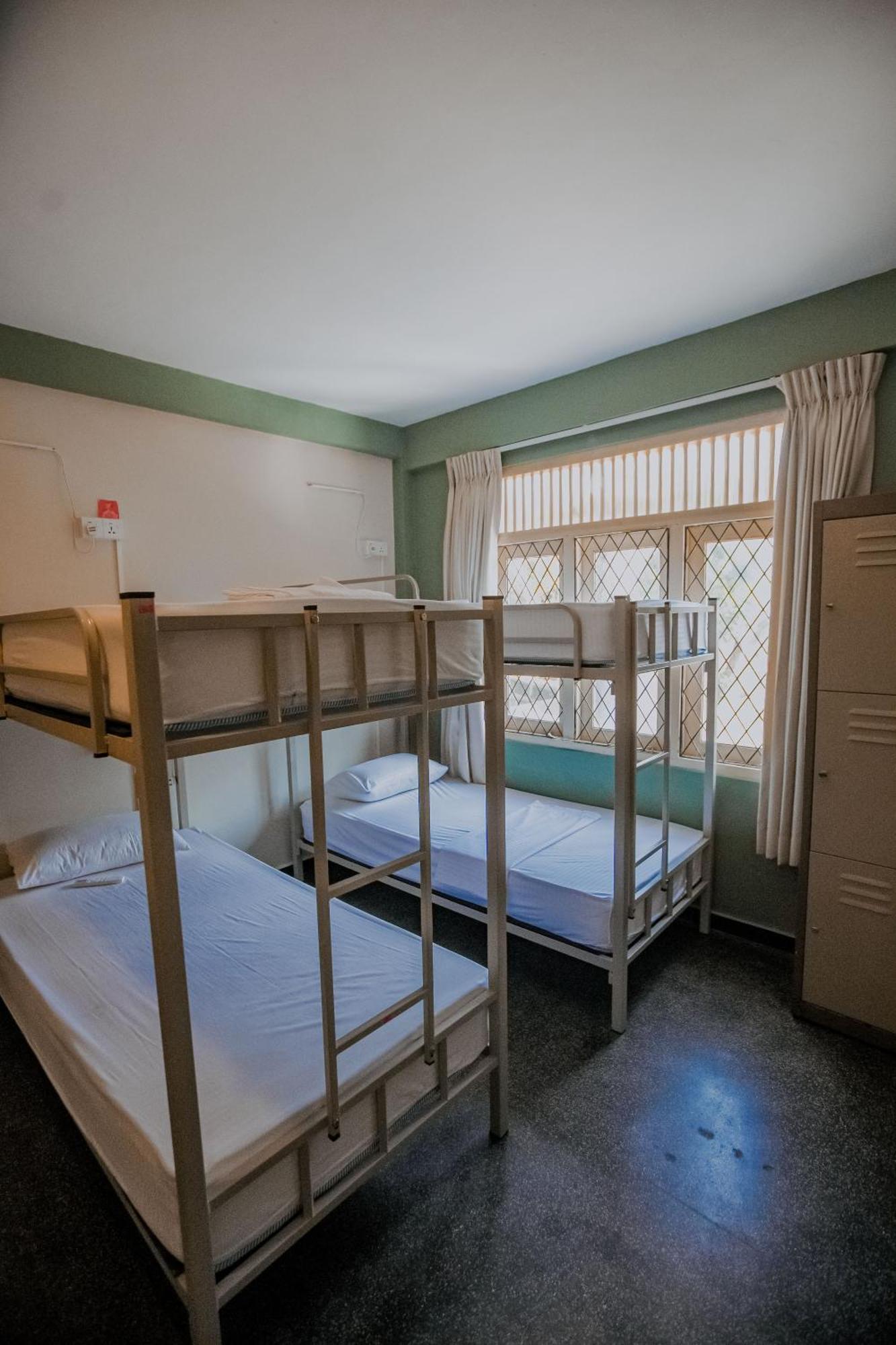 Drop Inn Hostels Коломбо Екстериор снимка
