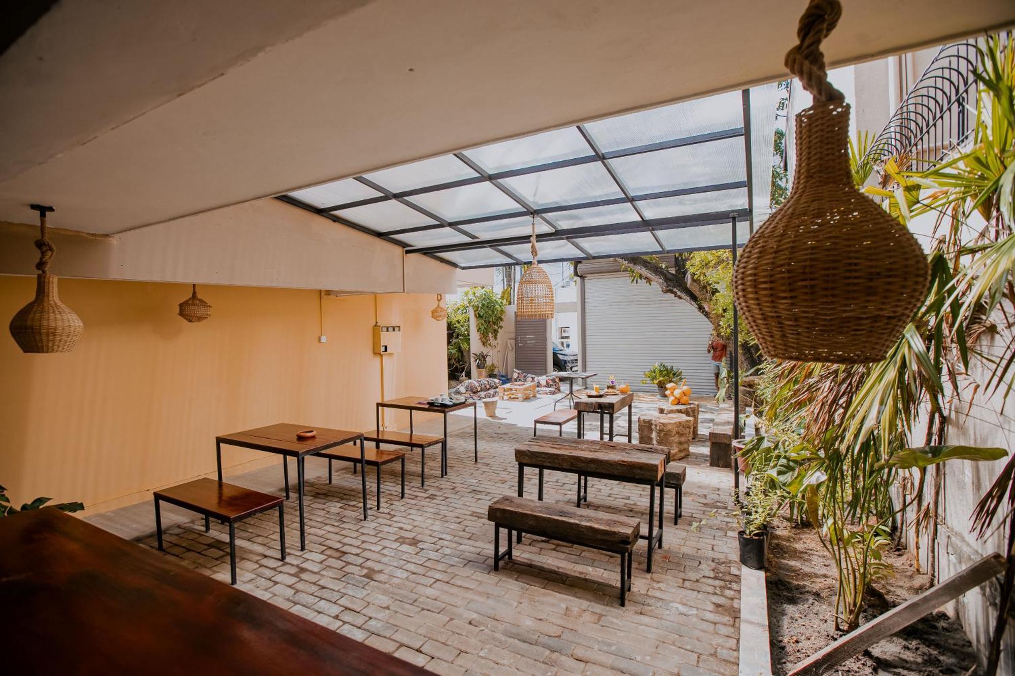 Drop Inn Hostels Коломбо Екстериор снимка