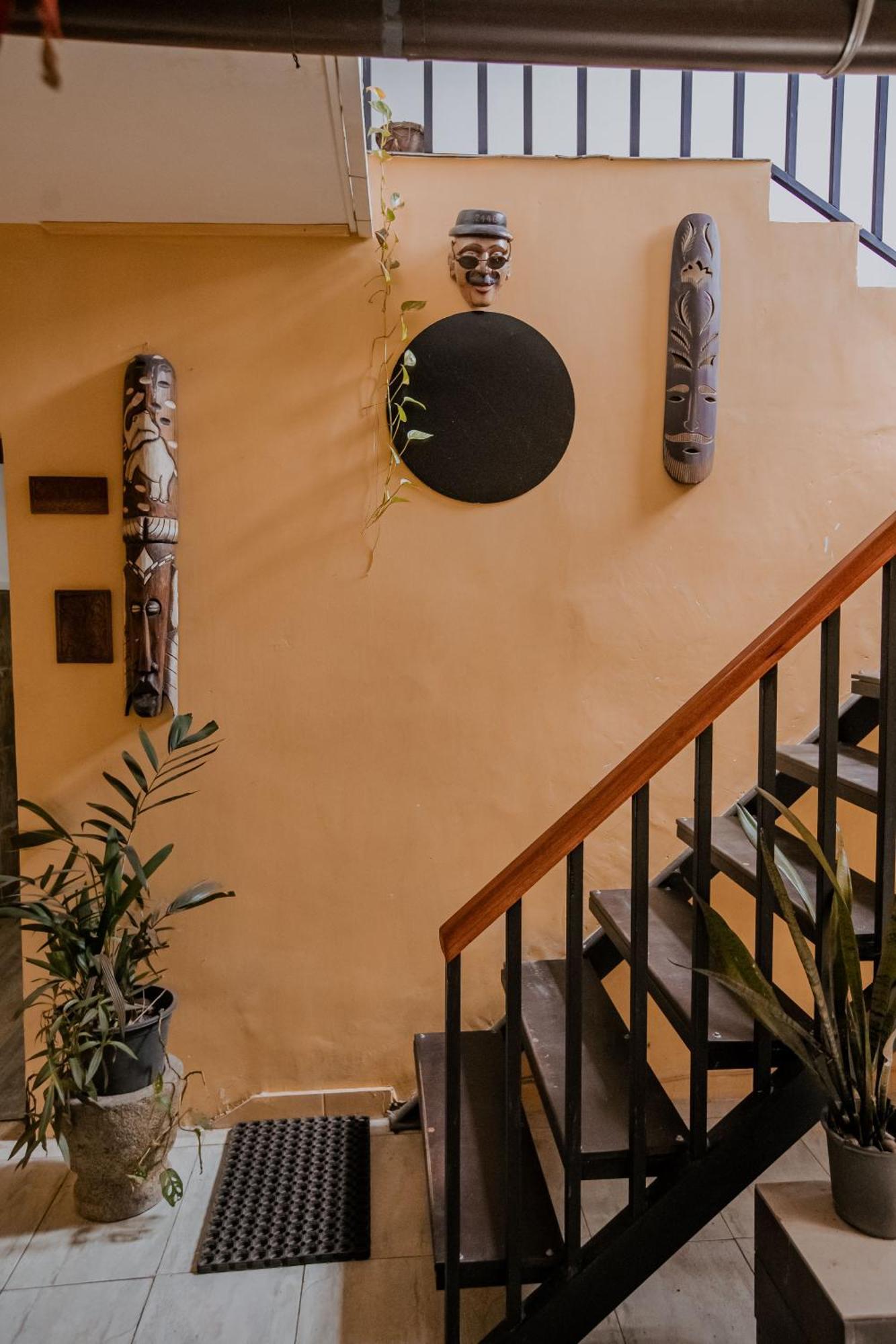 Drop Inn Hostels Коломбо Екстериор снимка