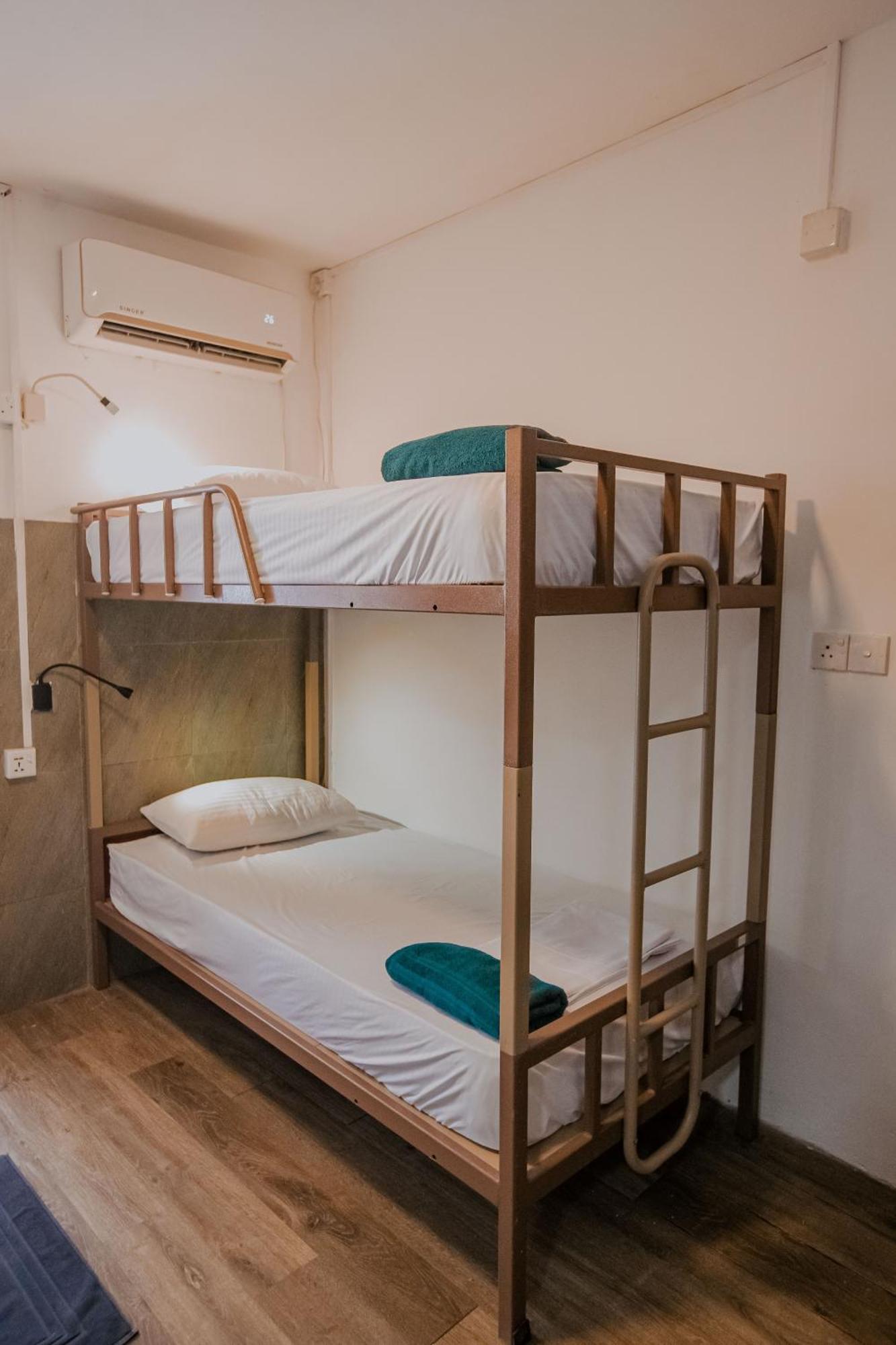 Drop Inn Hostels Коломбо Екстериор снимка