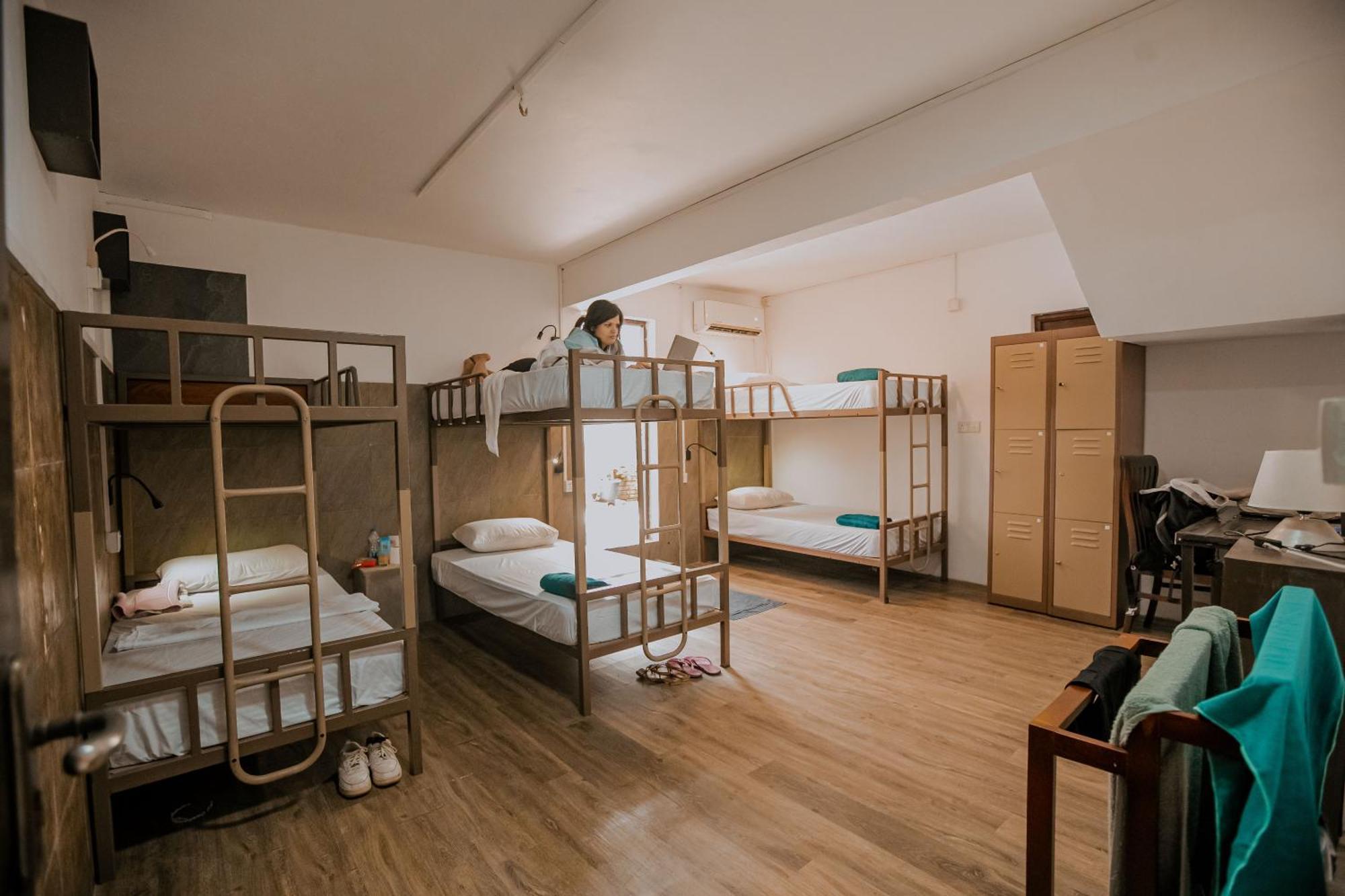 Drop Inn Hostels Коломбо Екстериор снимка
