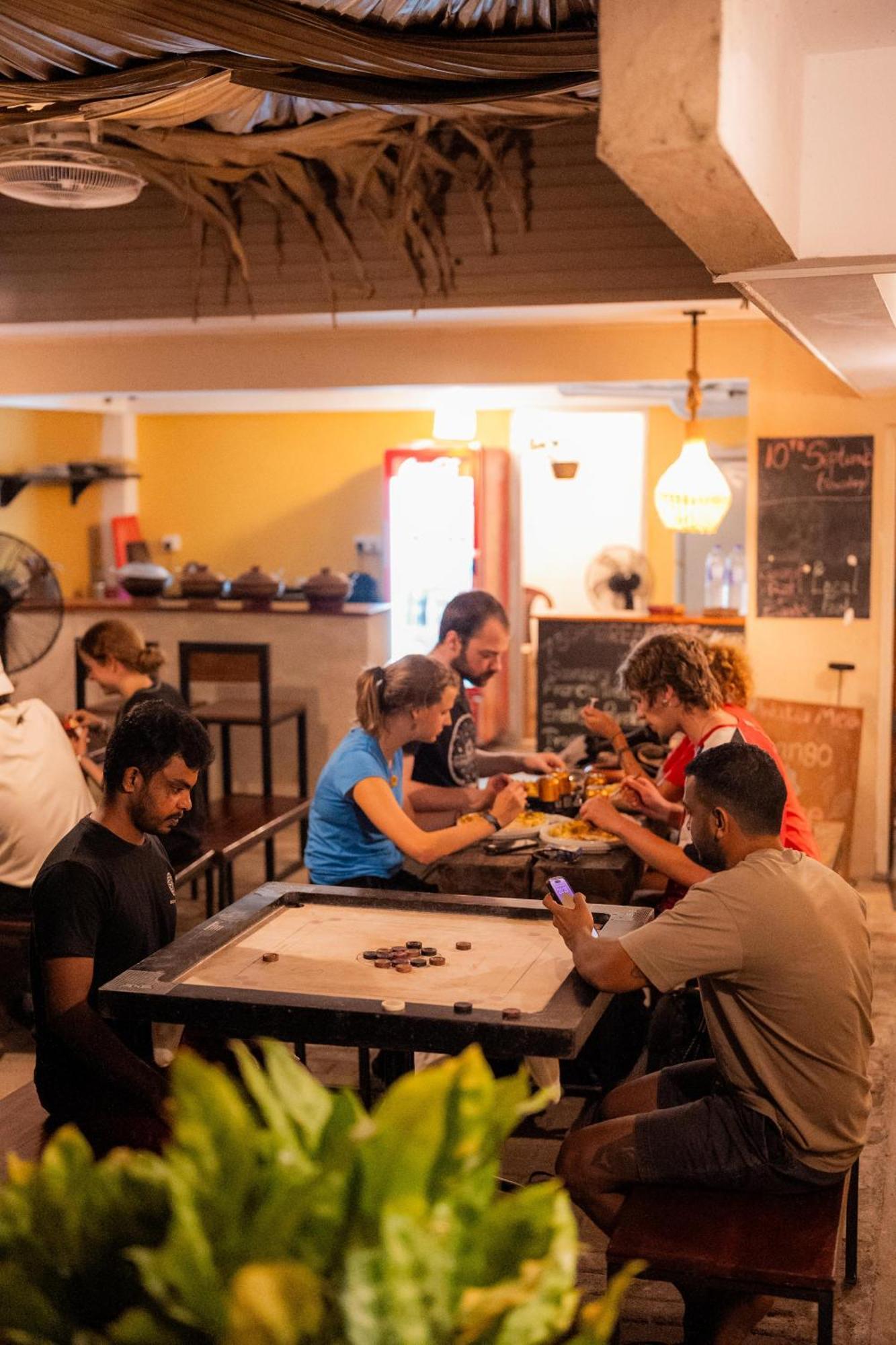 Drop Inn Hostels Коломбо Екстериор снимка