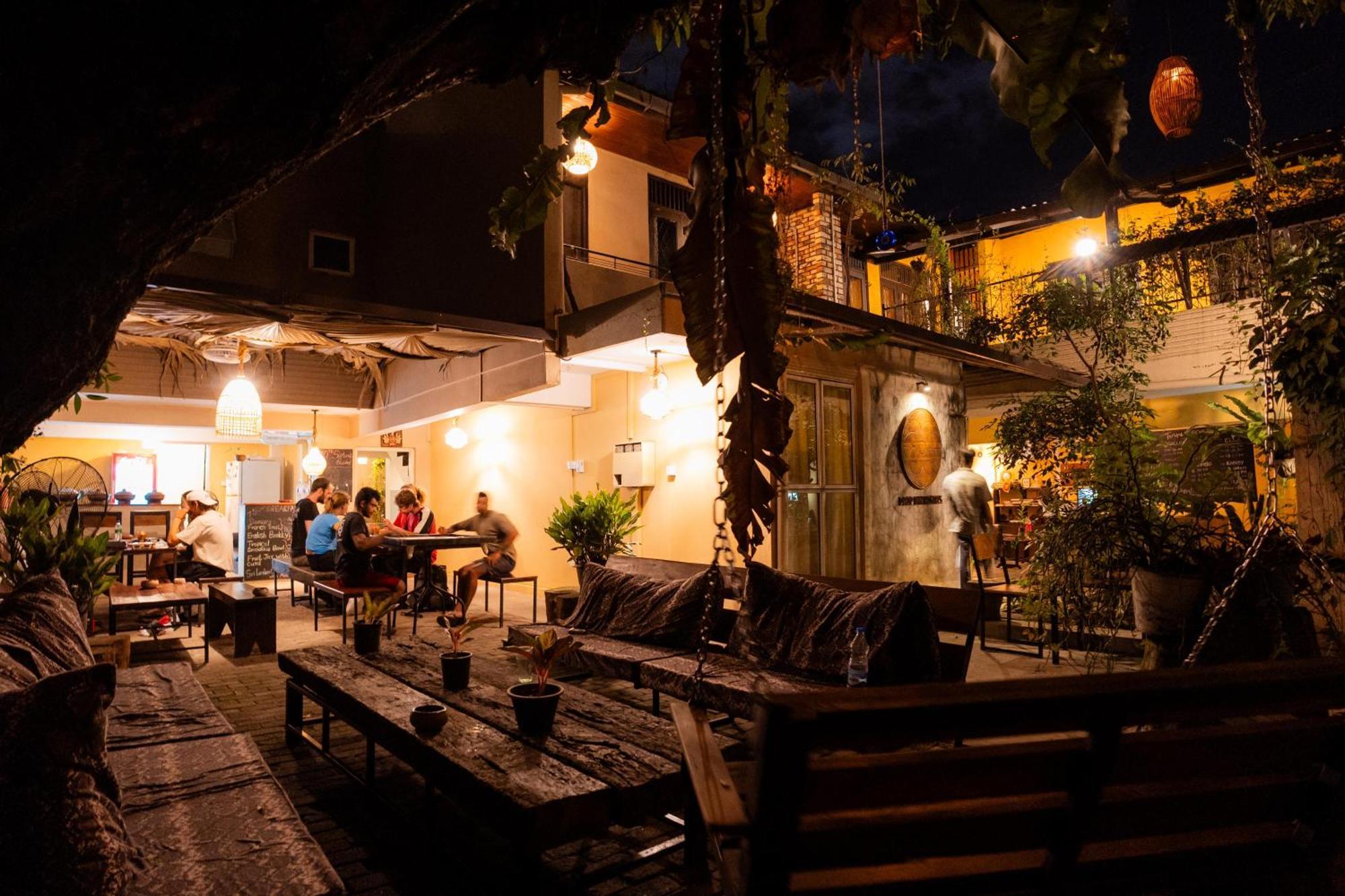 Drop Inn Hostels Коломбо Екстериор снимка