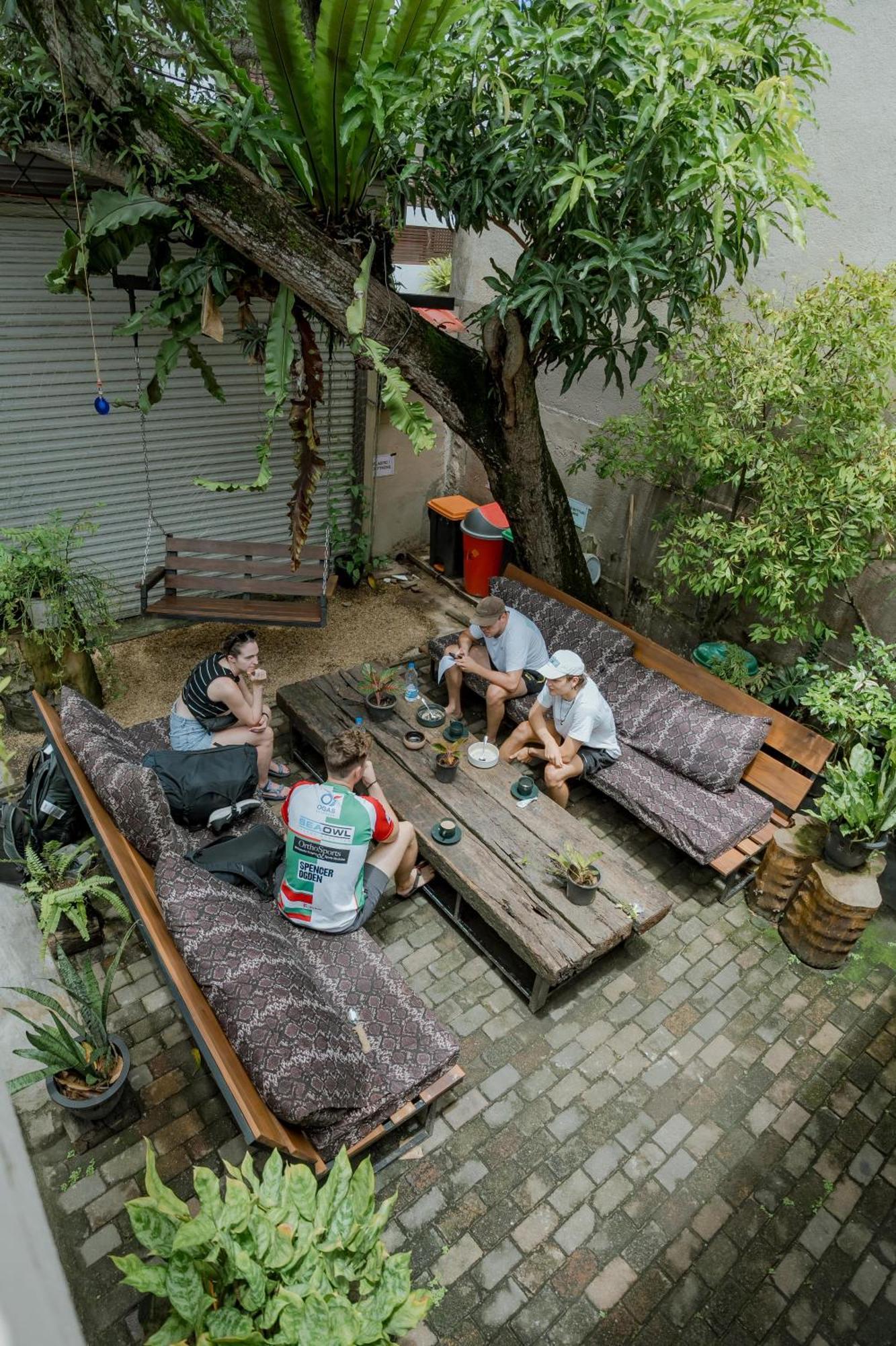 Drop Inn Hostels Коломбо Екстериор снимка