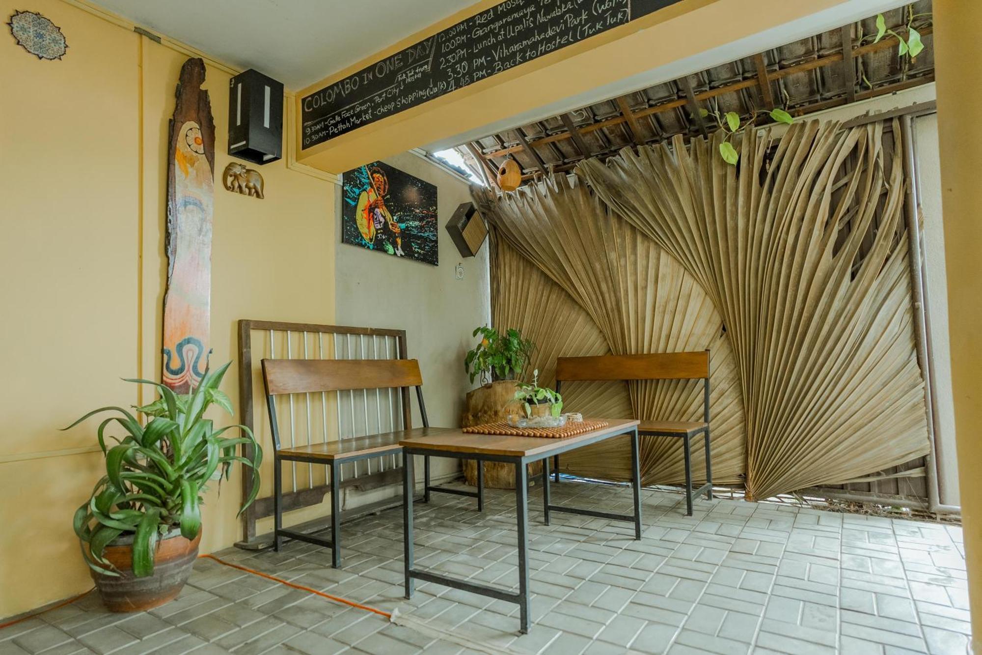 Drop Inn Hostels Коломбо Екстериор снимка